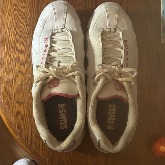 K-Swiss Women’s White and Hot Pink accents size 10. Only been worn twice! MMAO - Picture 8 of 16